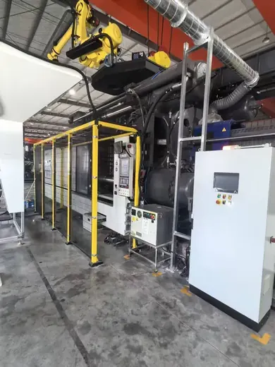 Injection cell with robot arm, basket trial