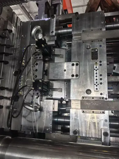 Shopping basket mould, slide side